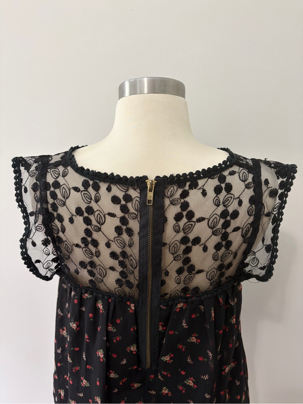 Rudrani Black Floral Lace Yoke Sleeveless Balloon Blouse L Whimsigoth Romantic - Picture 8 of 10